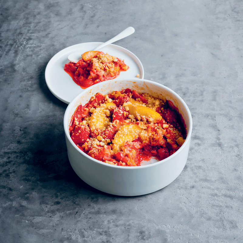 Crumble d'orge aux pêches caramélisées